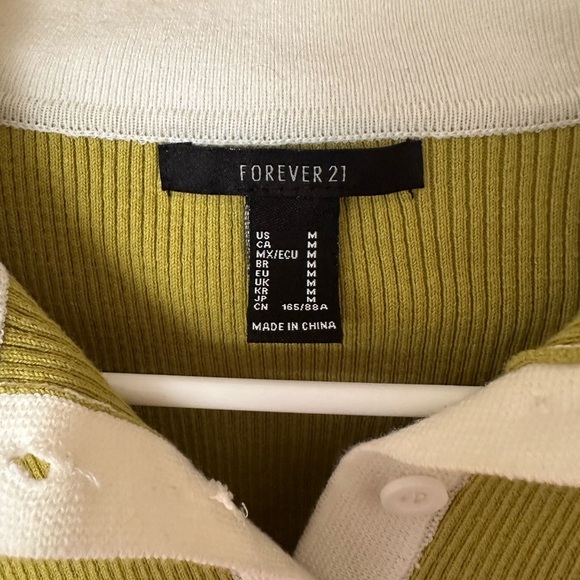 Forever 21 green cropped polo - Picture 2 of 3
